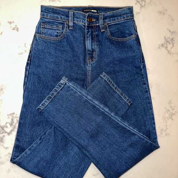 Blue Jeans​​​ - Picture 2 of 10